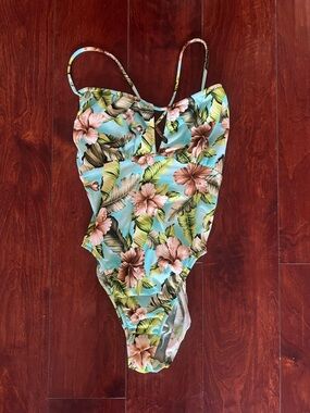 EUC VENUS 90s Light Blue Tropical Floral One-Piece Swimsuit Size Small